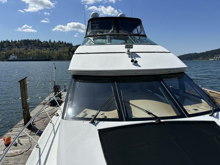 2001 Carver 570 Voyager Pilothouse Photo 12 sur 114