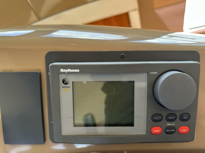 2001 Carver 570 Voyager Pilothouse Photo 54 sur 114