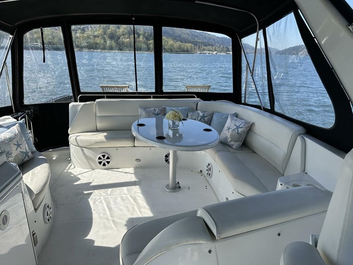 2001 Carver 570 Voyager Pilothouse Photo 37 sur 114