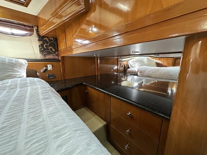 2001 Carver 570 Voyager Pilothouse Photo 18 sur 114