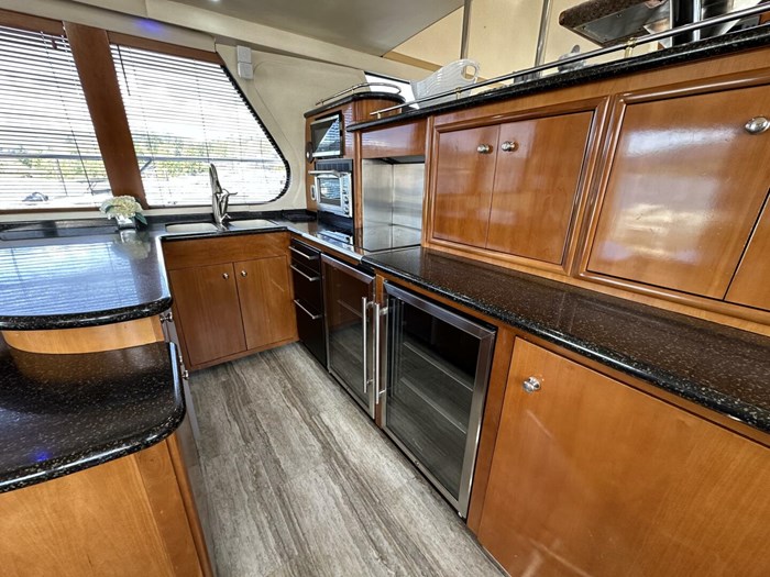 2001 Carver 570 Voyager Pilothouse Photo 65 sur 114