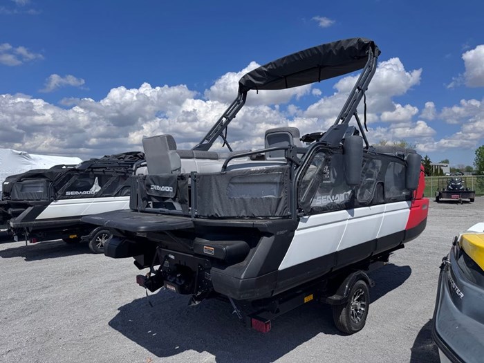 2023 Sea-Doo Switch Cruise 18' - 230HP Photo 4 sur 8