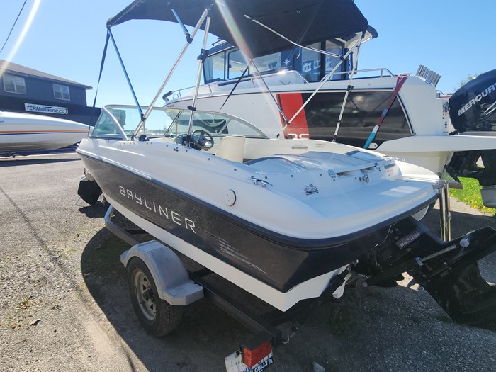 2011 Bayliner 175 Photo 2 sur 17