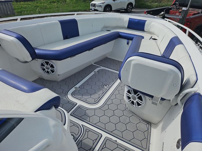 2018 Glasstream 280 Custom Photo 17 sur 21
