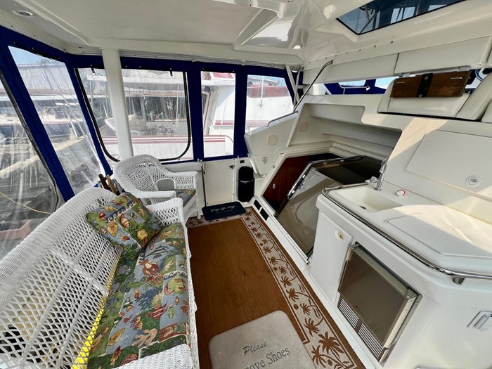 1997 Silverton 372 Motor Yacht Photo 21 sur 33