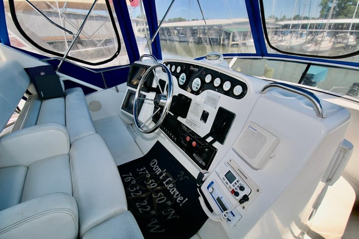 1997 Silverton 372 Motor Yacht Photo 10 sur 33