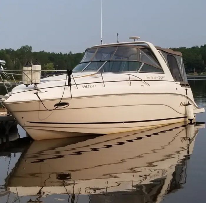 2005 Rinker Fiesta V 300 Photo 4 of 6