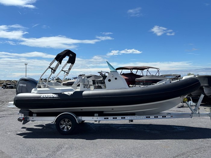 2025 ZODIAC MEDLINE 6.8 Photo 8 sur 25