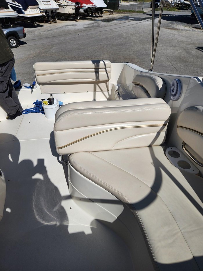 2006 Larson Cabrio 260 Photo 20 sur 45