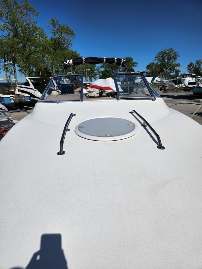 2006 Larson Cabrio 260 Photo 13 sur 45