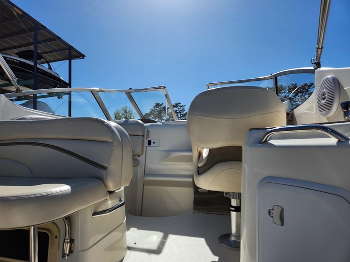2006 Larson Cabrio 260 Photo 31 sur 45