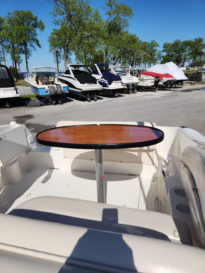 2006 Larson Cabrio 260 Photo 22 sur 45