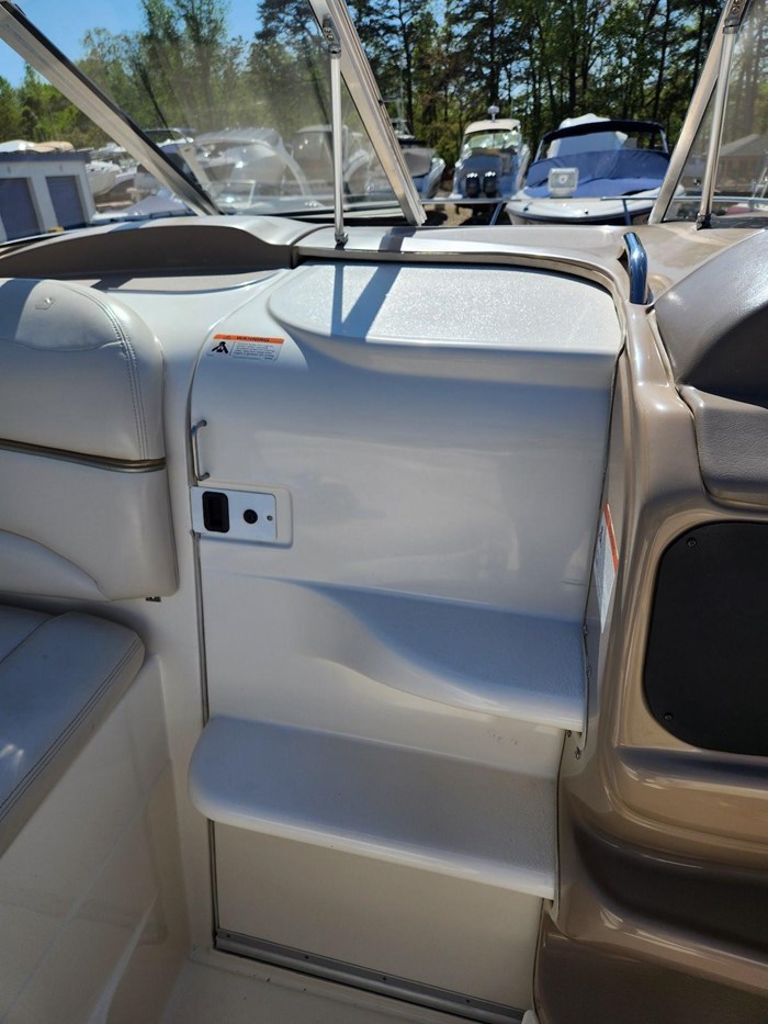 2006 Larson Cabrio 260 Photo 24 sur 45