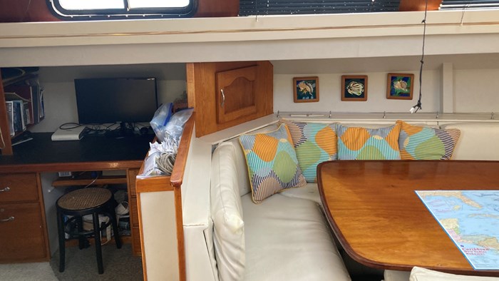 1990 T.D Manufacturing Ltd. Pilothouse Sailing Vessel Photo 28 sur 44