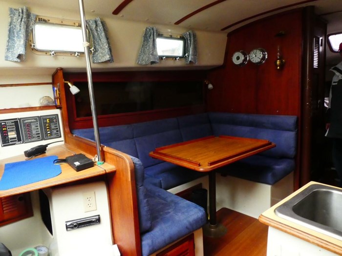 1983 Watkins Sailboat Photo 4 sur 19