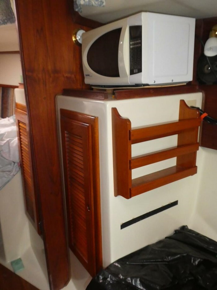 1983 Watkins Sailboat Photo 11 sur 19