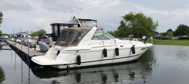 2002 Cruisers Yachts 3870 Photo 2 sur 19