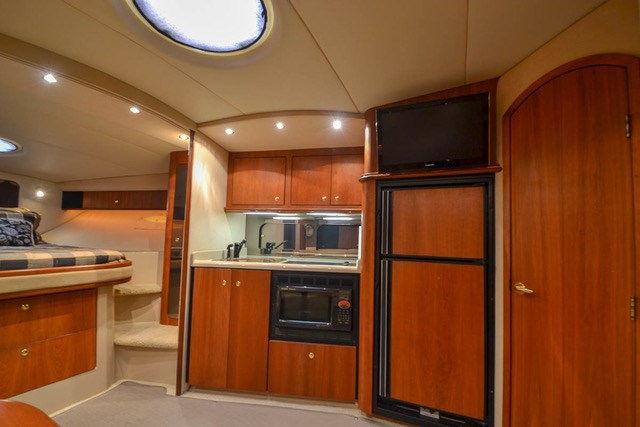 2002 Cruisers Yachts 3870 Photo 14 sur 19