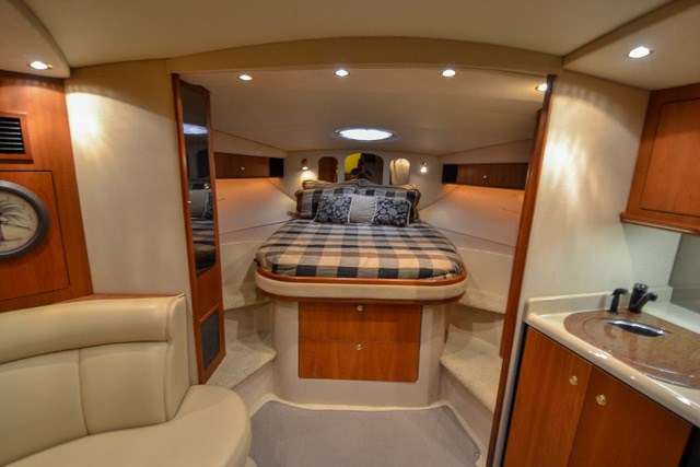 2002 Cruisers Yachts 3870 Photo 15 sur 19