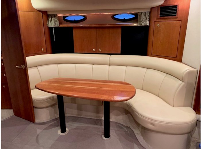 2002 Cruisers Yachts 3870 Photo 18 sur 19