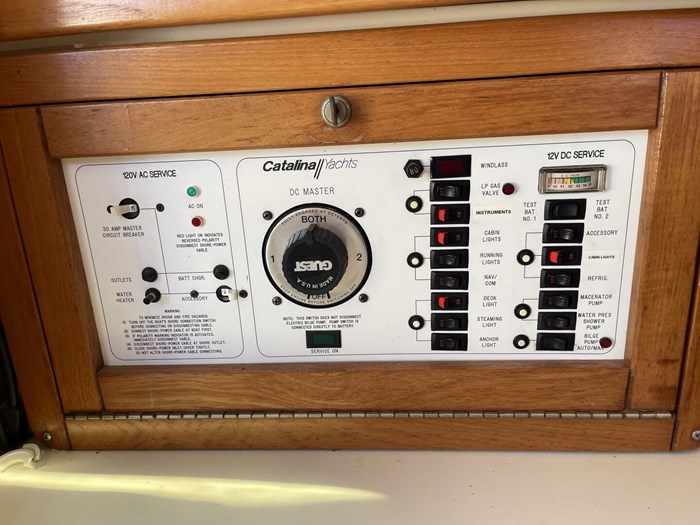 1996 Catalina 320 Photo 55 sur 87