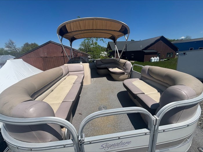 2015 Sun Tracker PARTY BARGE® 22 DLX Photo 11 sur 11