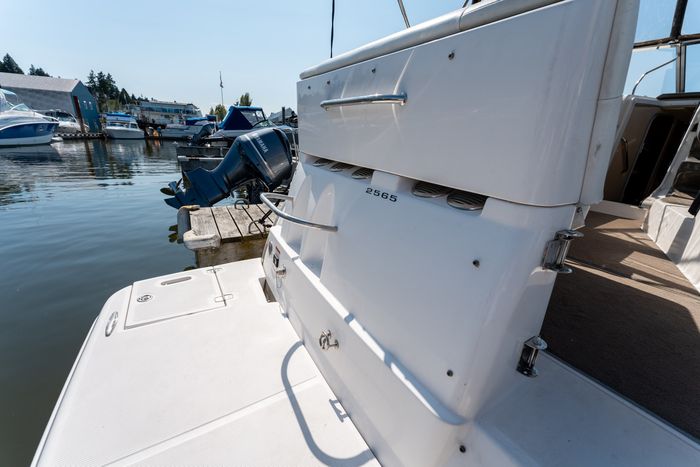 2008 Regal 2565 Photo 15 of 52