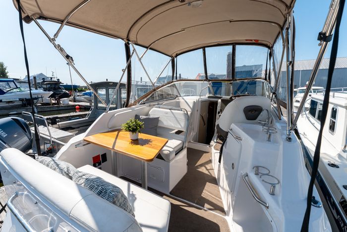 2008 Regal 2565 Photo 16 of 52