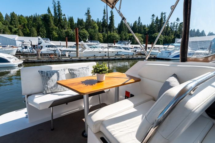 2008 Regal 2565 Photo 17 of 52