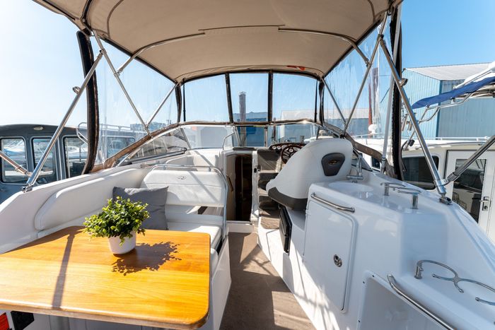 2008 Regal 2565 Photo 21 of 52