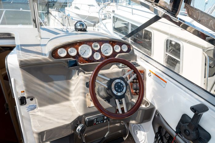 2008 Regal 2565 Photo 28 of 52