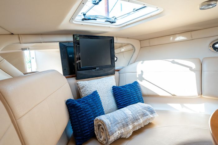 2008 Regal 2565 Photo 40 of 52