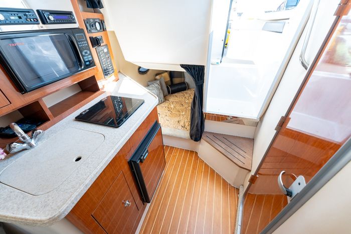 2008 Regal 2565 Photo 44 of 52