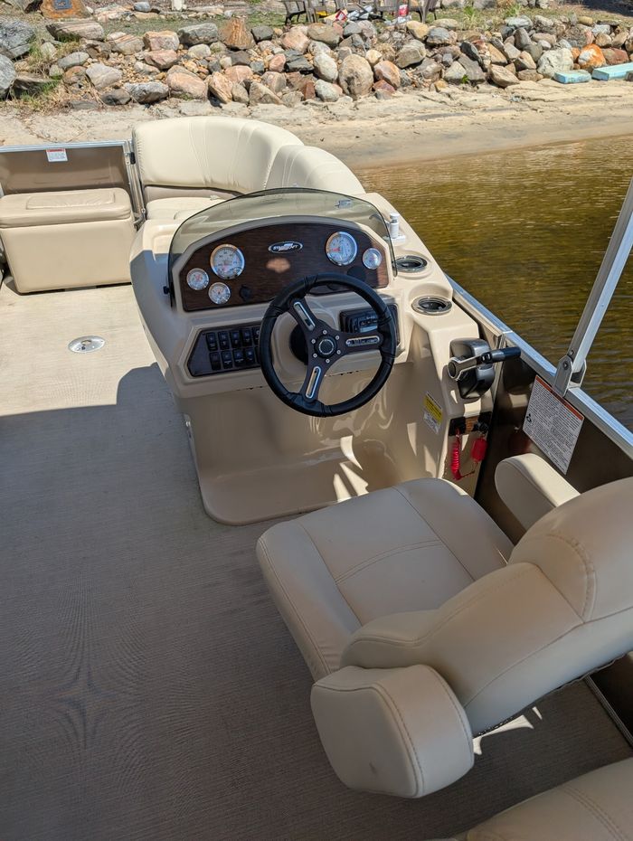 2017 Starcraft 23 CX RE Pontoon Photo 4 of 14