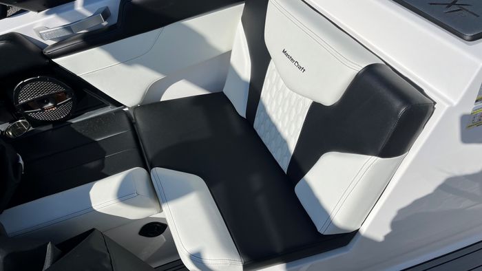 2024 MasterCraft XT20 Photo 5 of 12