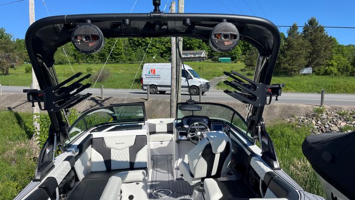 2024 MasterCraft XT20 Photo 7 of 12