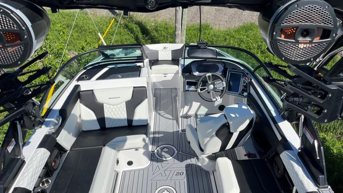 2024 MasterCraft XT20 Photo 11 of 12