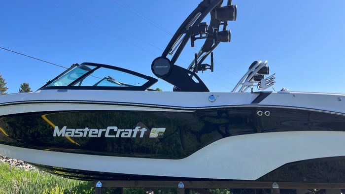 2024 MasterCraft XT20 Photo 8 of 12