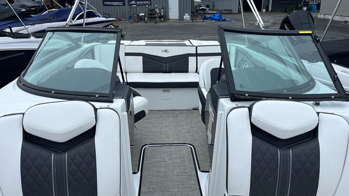 2023 Monterey 238SS Photo 5 sur 12