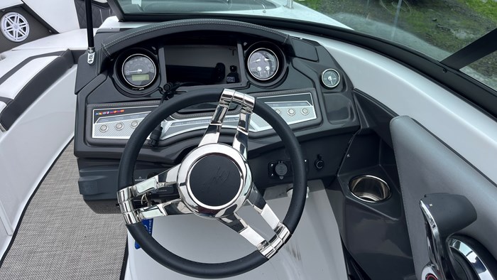 2023 Monterey 238SS Photo 6 sur 12