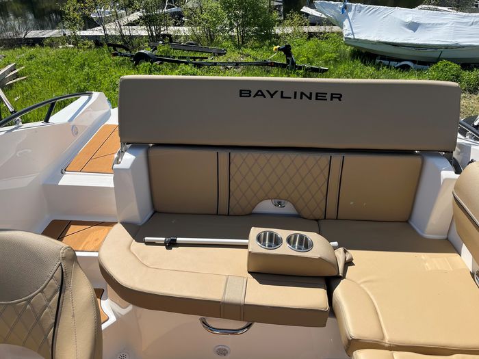 2025 Bayliner D20I Photo 8 of 12
