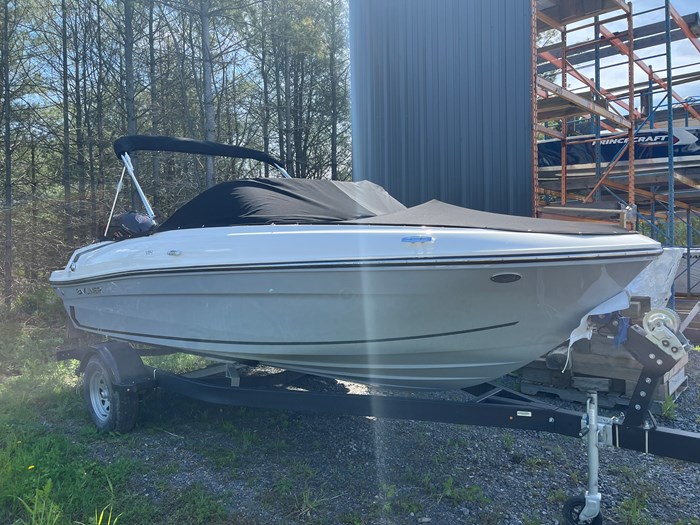 2025 Bayliner VR4 Outboard Photo 3 sur 11