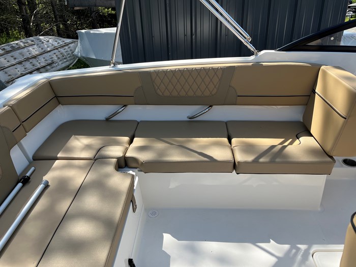 2025 Bayliner VR4 Outboard Photo 9 sur 11