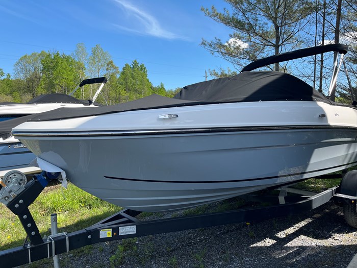 2025 Bayliner VR4 Outboard Photo 2 sur 11