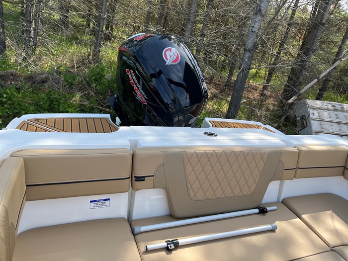 2025 Bayliner VR4 Outboard Photo 8 sur 11