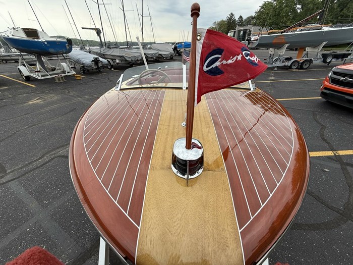 1951 Chris-Craft Riviera Photo 8 sur 42