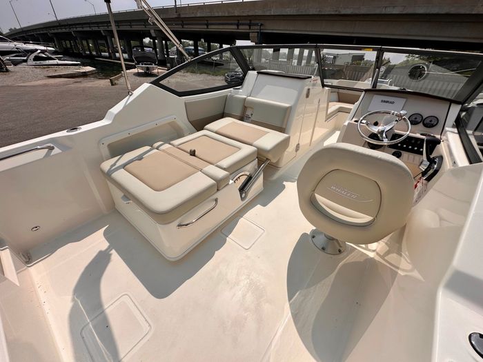 2025 Boston Whaler 210 Vantage Photo 21 of 46