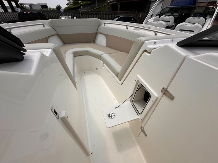 2025 Boston Whaler 210 Vantage Photo 29 of 46