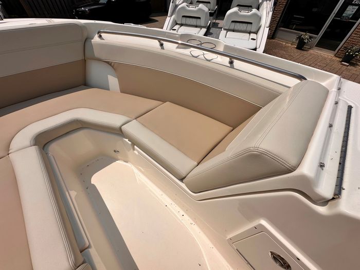 2025 Boston Whaler 210 Vantage Photo 31 of 46