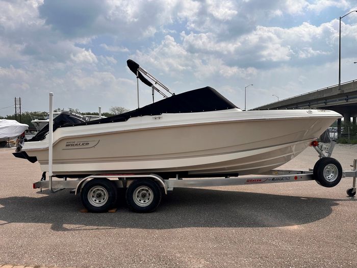 2025 Boston Whaler 210 Vantage Photo 11 of 46